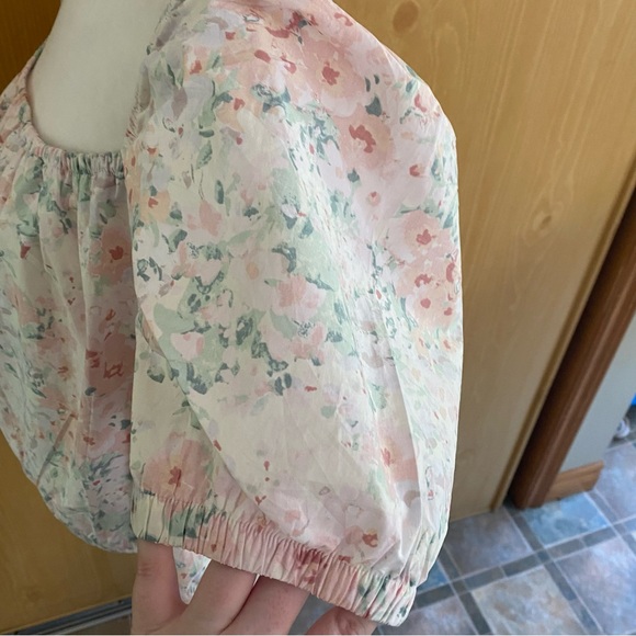 H&M • Square Neck Puff-Sleeve Floral Cropped Blouse - Picture 7 of 9